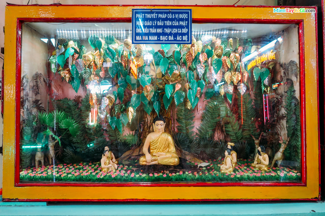 Mô phỏng Phật giảng dưới gốc bồ đề