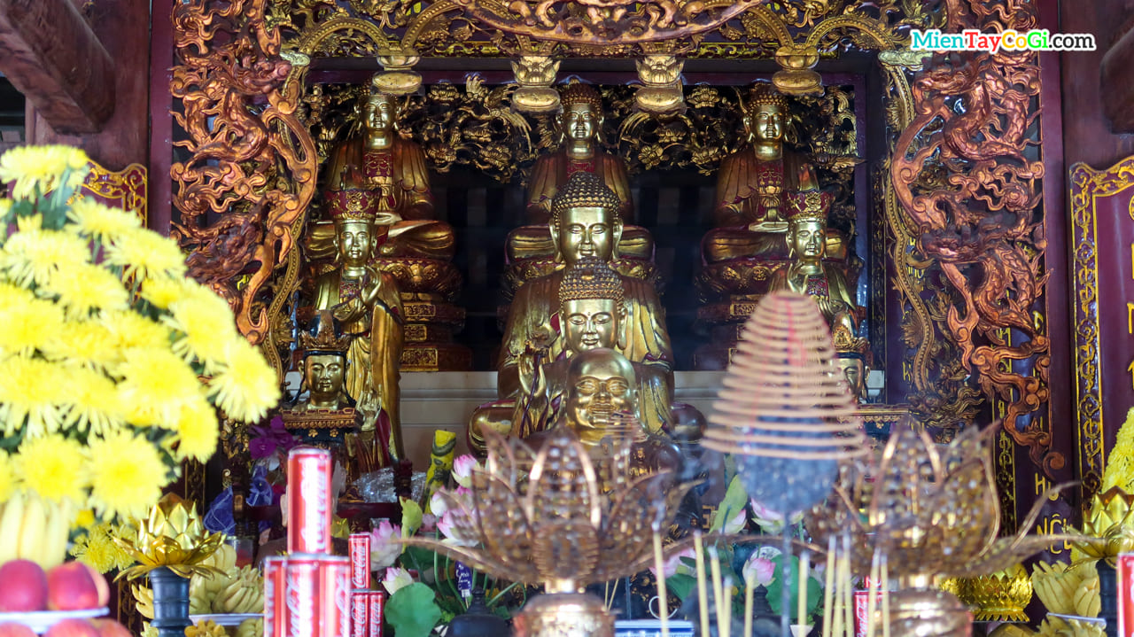 Tượng Phật ở Vân Sơn Tự ở Côn Đảo