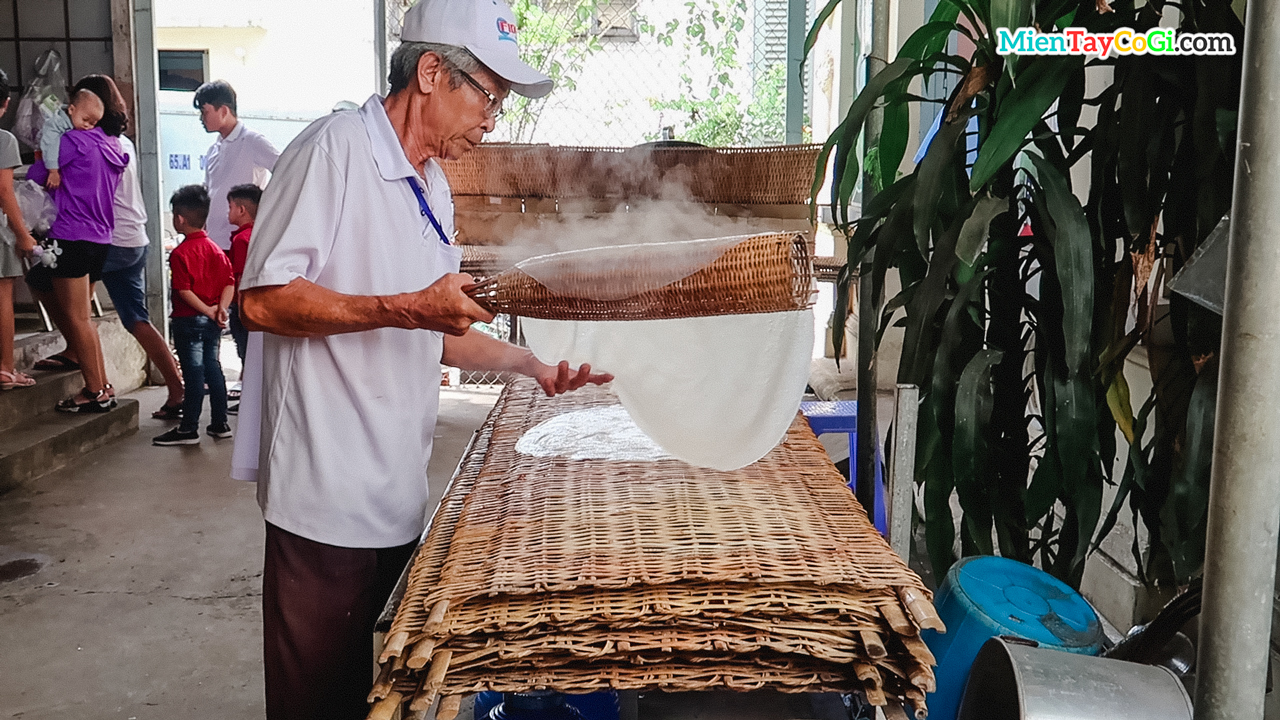 Drying rice noodle