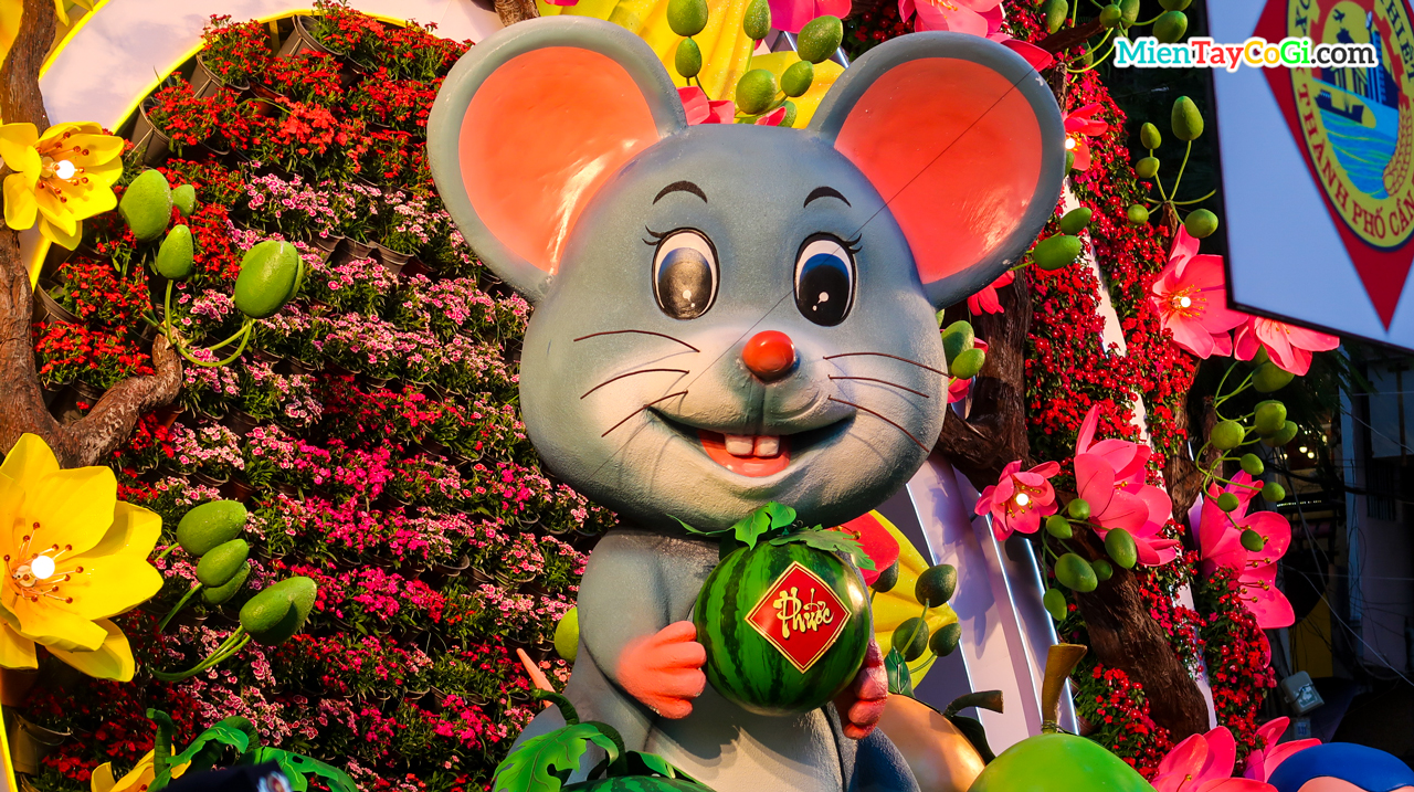 Mô hình chuột lớn nhất đường hoa Cần Thơ 2020