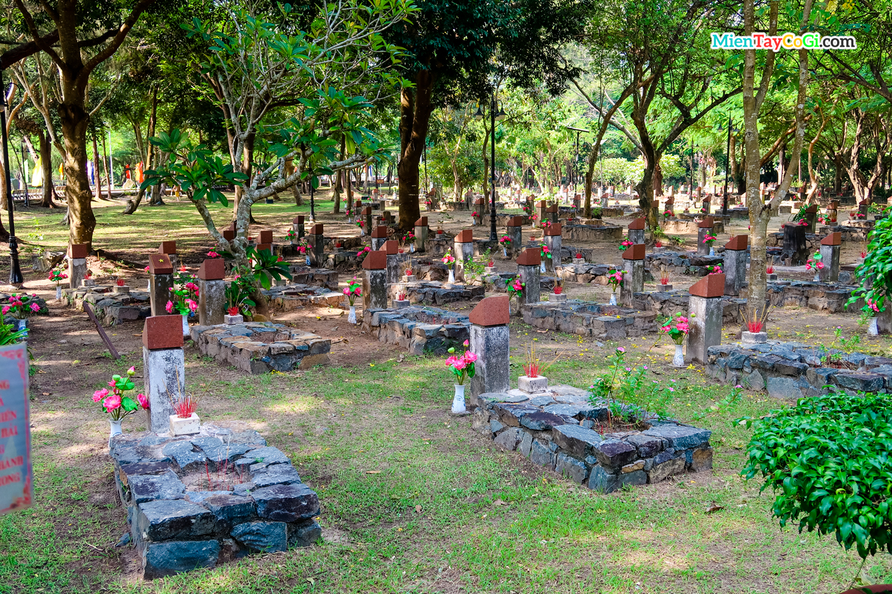 Nghĩa trang Hàng Dương có hơn 2000 ngôi mộ