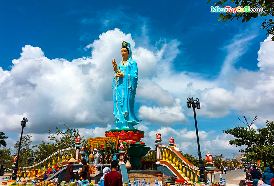 Mẹ Nam Hải là địa điểm du lịch miền Tây dịp Tết cầu lộc đầu năm