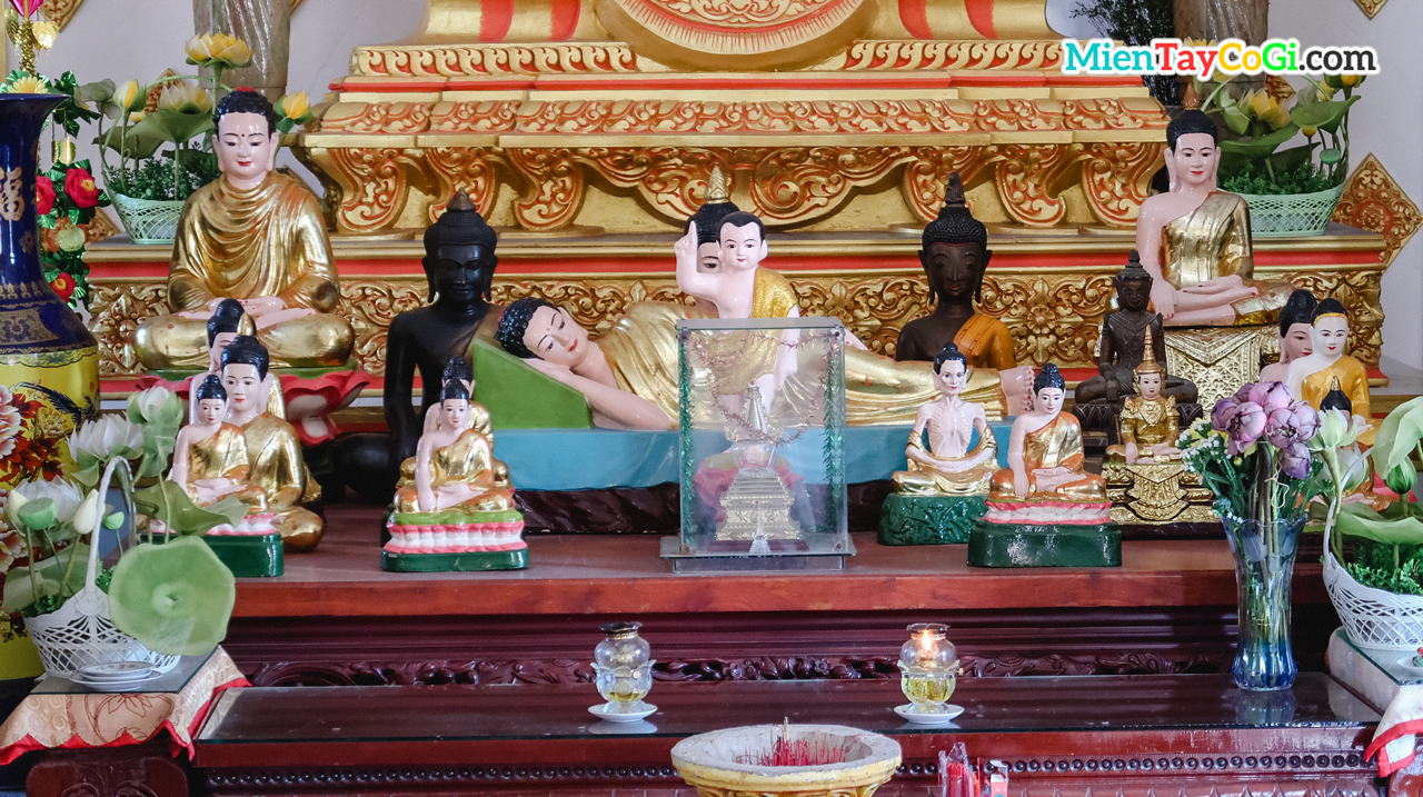 Tượng Phật Thích Ca đủ tư thế và chất liệu bên trong điện thờ Khmer Cần Thơ