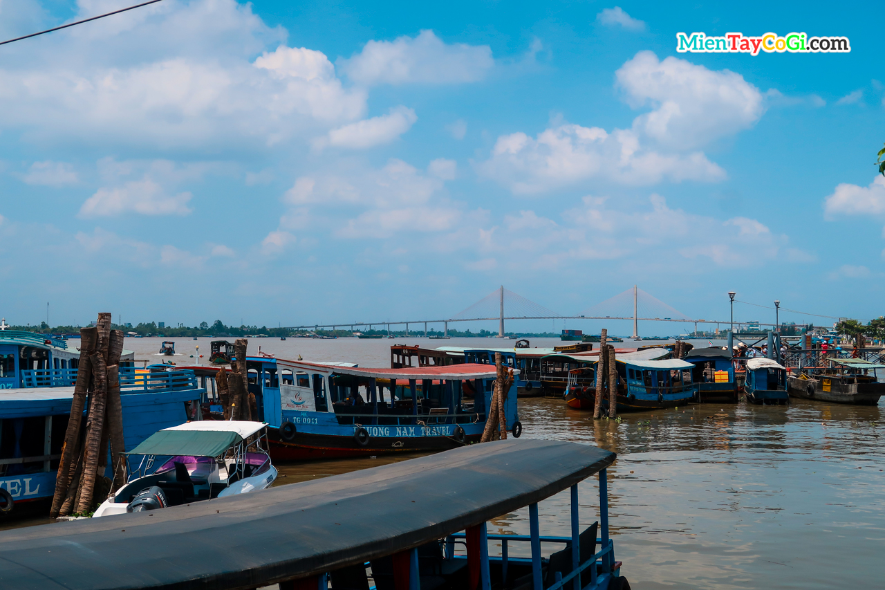 From the pier you can look straight out to the Rach Mieu bridge span