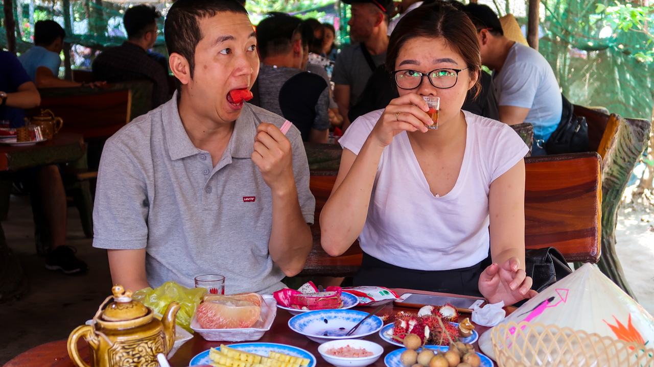 Enjoy honey fruit and tea at Con Phung Con Thoi Son