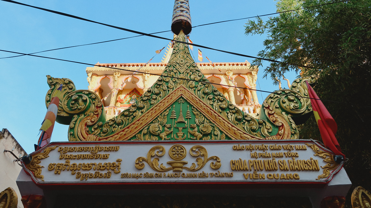 Biển hiệu chùa Pitu Khô Sa RăngSây
