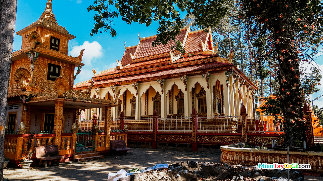 Chánh điện chùa Pothisomron