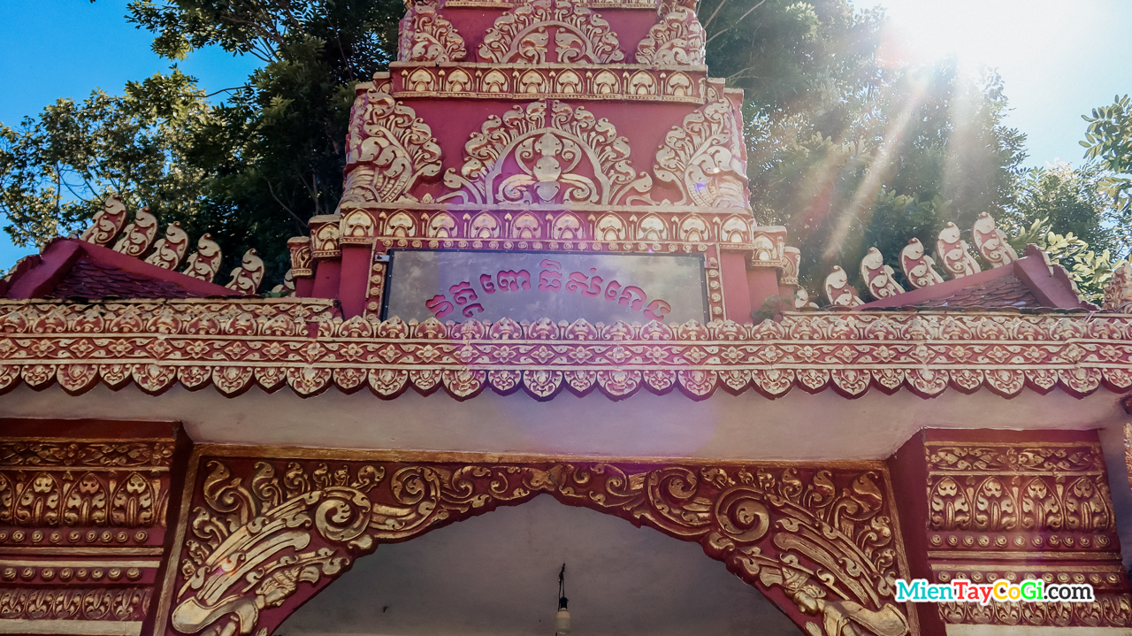 Cổng phụ ngôi chùa lâu đời nhất Cần Thơ