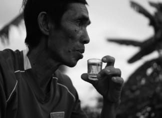 Cá tính uống trà của người miền Tây | Thưởng trà trong cái thân tình Người miền Tây uống trà