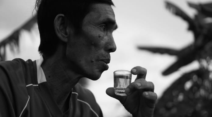 Cá tính uống trà của người miền Tây | Thưởng trà trong cái thân tình Người miền Tây uống trà