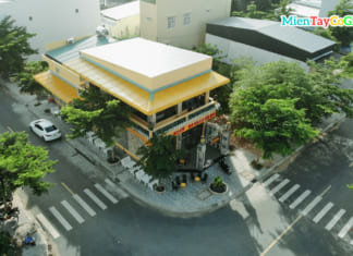 Quán cà phê Cổ Ngoạn Cần Thơ | 5000 cổ vật | 3000 chén dĩa ốp tường Cà phê Cổ Ngoạn là quán cafe trưng bày đổ cổ