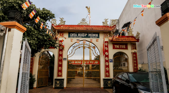Chùa Hiệp Minh Cần Thơ | Đàn Tiên Cái Khế | Lạ lẫm ngôi chùa cầu Tiên Cổng tam quan chùa Hiệp Minh Cần Thơ