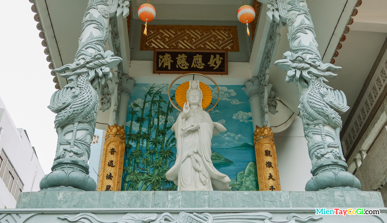 Điện thờ Quan Âm Bồ Tát chùa Bảo An