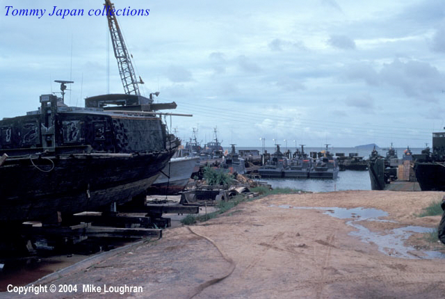 Bến cảng An Thới ở Phú Quốc - Photo by Mike Loughran năm 1971