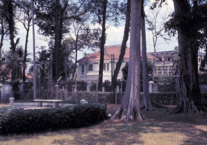 Khuôn viên doanh trại Tân An năm 1969 | Photo by Craig Ailles