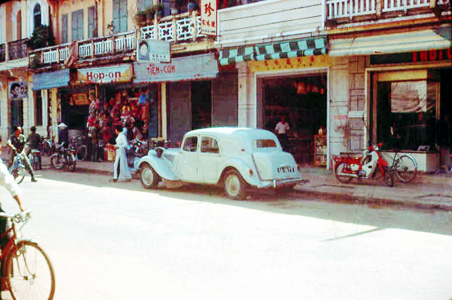 Trước Tiệm Cơm đường chính Hai Bà Trưng năm 1968 tỉnh Sóc Trăng (Phần 2)