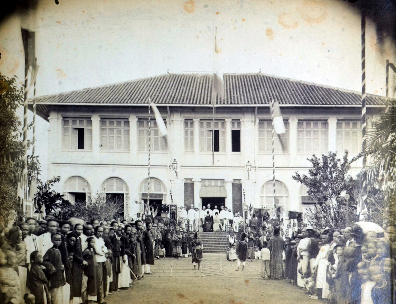 Xem thi đấu cờ người năm 1890 ở Vĩnh Long