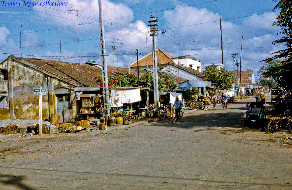 Ngã 3 nối đường Ngô Quyền và Nguyễn Huệ ở Mỹ Tho năm 1968 | Photo by Lance Cromwell