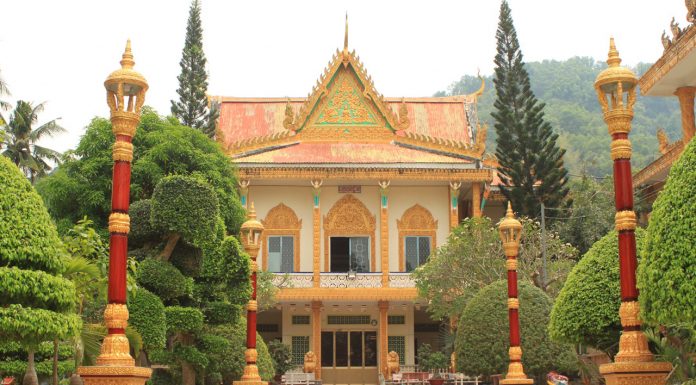 Chùa Ba Thê (Kal Bô Prưk) – Thoại Sơn – An Giang Chùa Wat Kal Bo Pruk trên núi Ba Thê