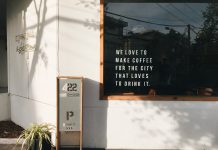 Atelier Cafe 68 Rạch Giá Kiên Giang – Quán cà phê Á Âu cổ điển Không gian bên ngoài quán Atelier Cafe 68 Rạch Giá